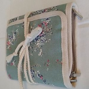Jewelry Bag Organizer Green/ Beige Fabric.